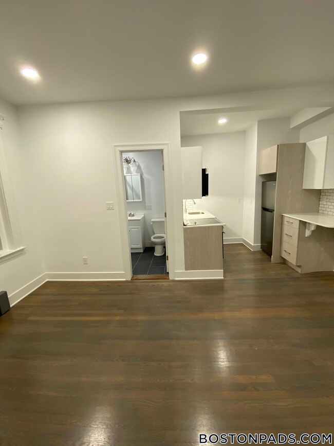 Photo - 11 Queensberry St Unit 16