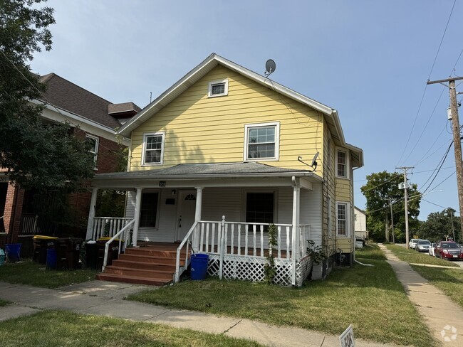 Building Photo - 528 N Horsman St Rental