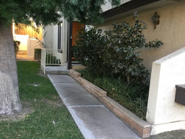 Photo - 2 Bedroom 2.5 Bathroom Condo in Canyon Crest Unit 25