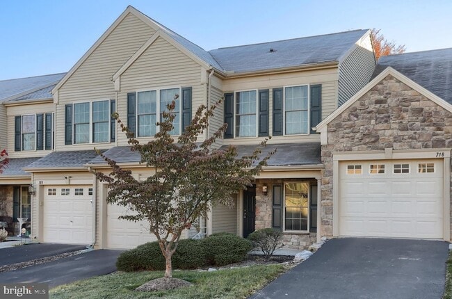 Photo - 712 Creekside Dr