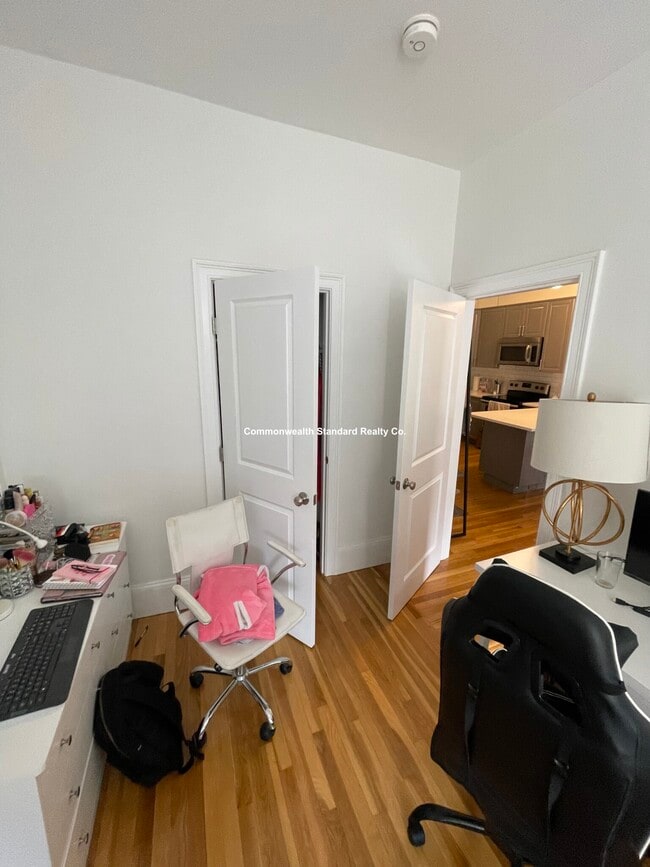 Photo - 922 Beacon St Unit 23