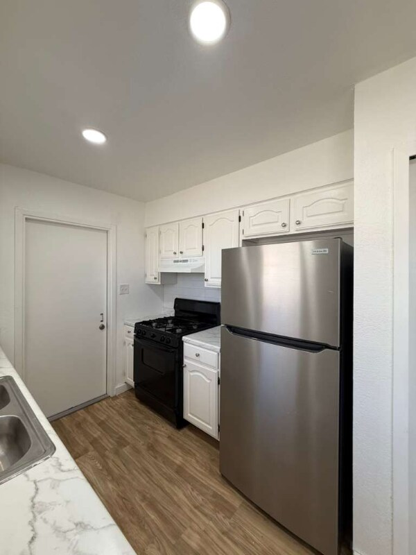 Photo - 5419 Lk Grv Dr