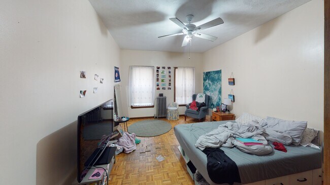 Photo - 240 School St