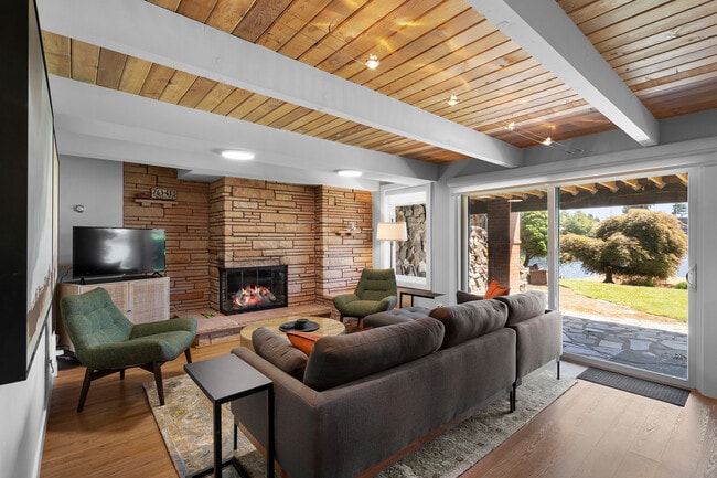 Photo - 21426 NE Blue Lake Rd