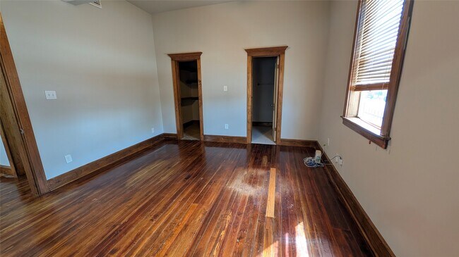 Photo - 702 Paschall St