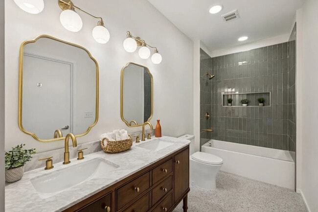 Building Photo - 806 Olympic St Unit 407