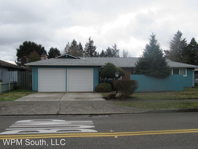 3 br, 1.5 bath House - 10635 SE 236th Place - 3 br, 1.5 bath House - 10635 SE 236th Place
