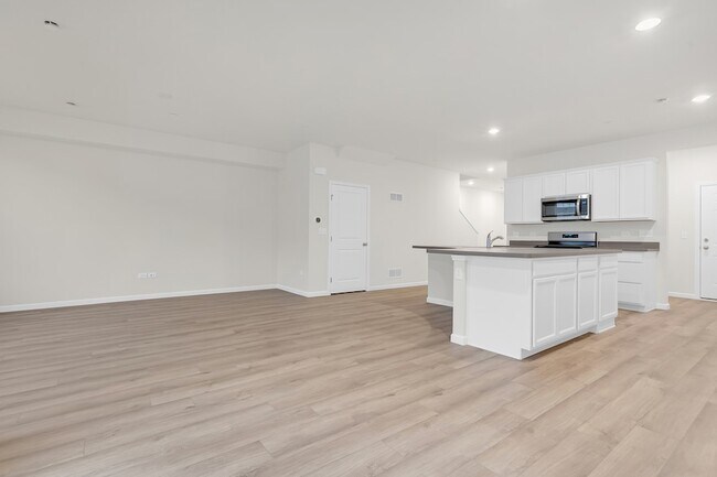 Photo - 5913 Hawkweed Dr