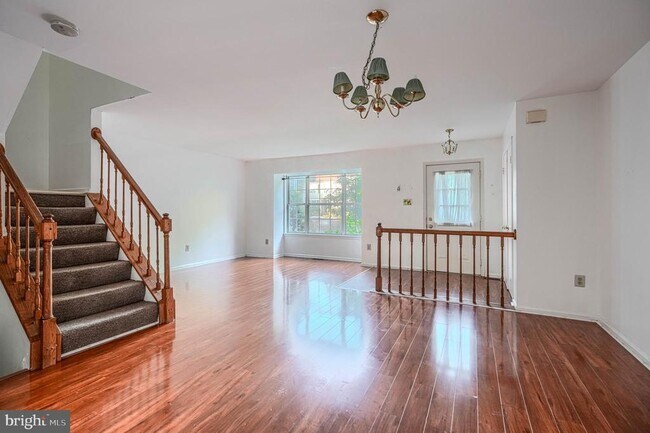 8 Lambeth Bridge Ct
