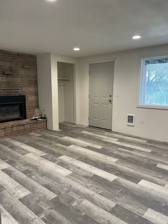 Photo - 1 Bedroom, 1 bath lower basement apartment!