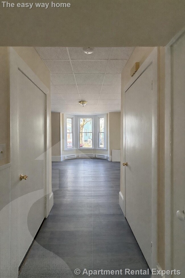 Building Photo - 9 School St Unit #1