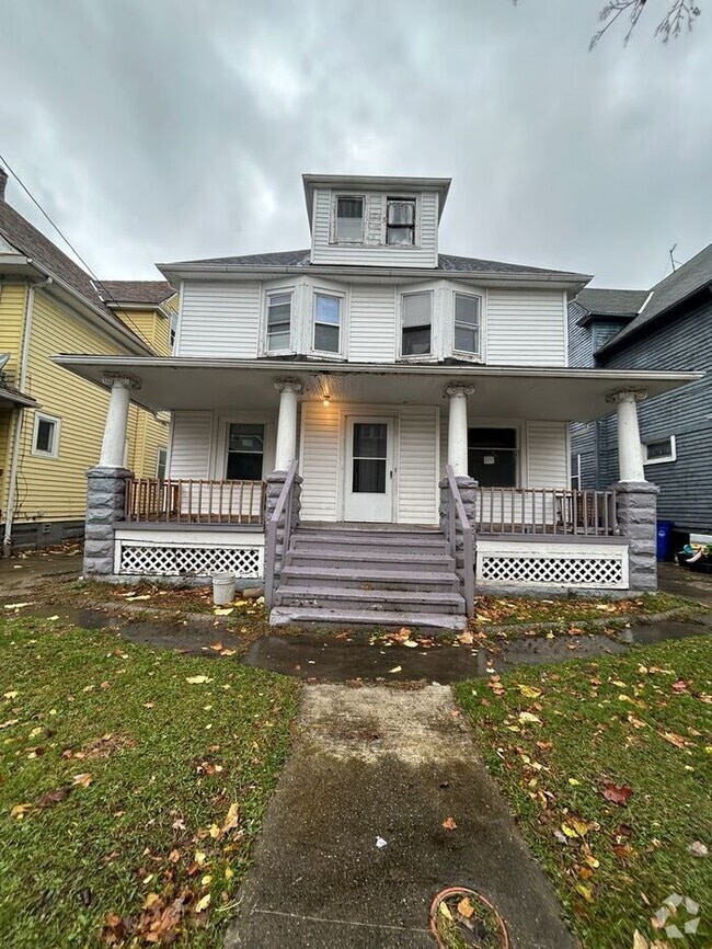 Building Photo - Charming 3-Bedroom Home with Great Space /...