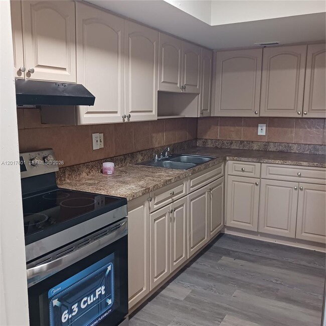 Building Photo - 2107 NW 59th Terrace