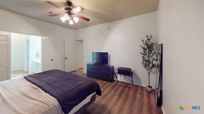 Photo - 6705 Rosita Oak Dr