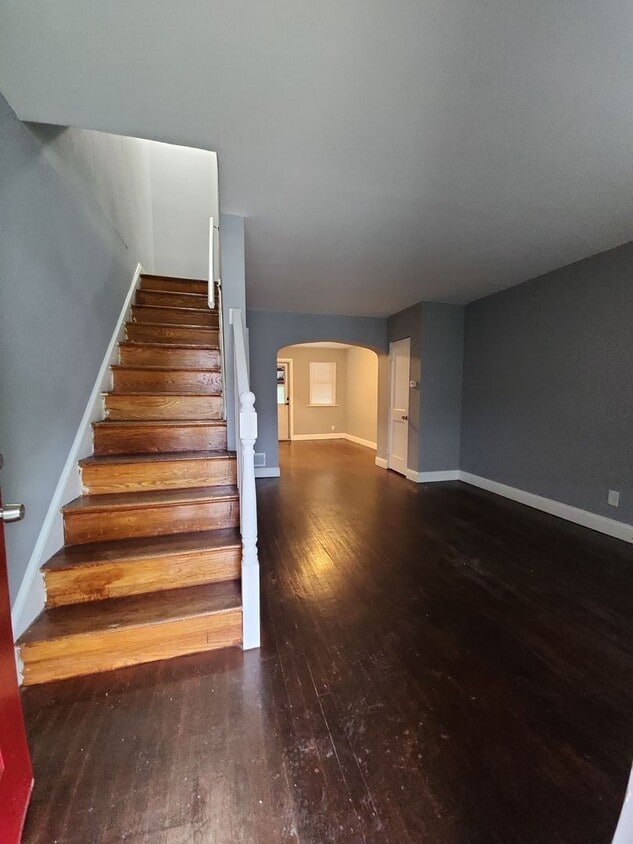Photo - 308 Gusryan St