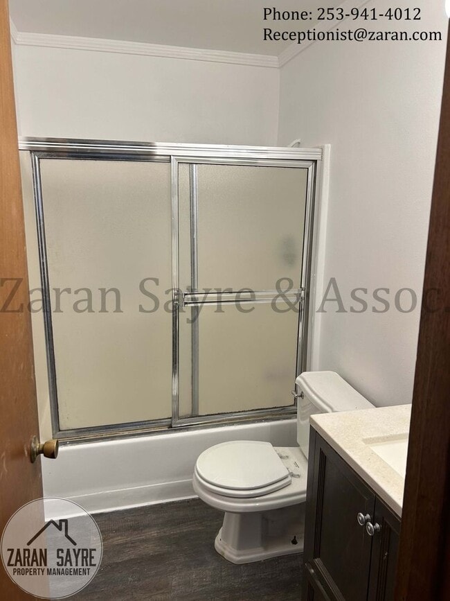 Photo - 186 - Steel Lake Home- Great Location!