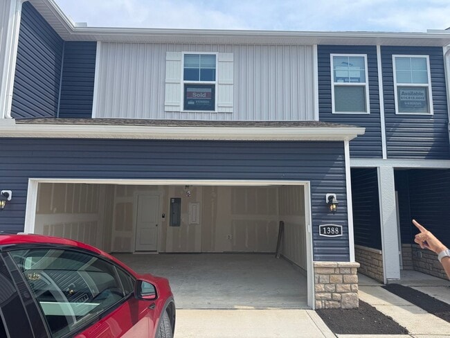 1388 Marinelli Dr E
