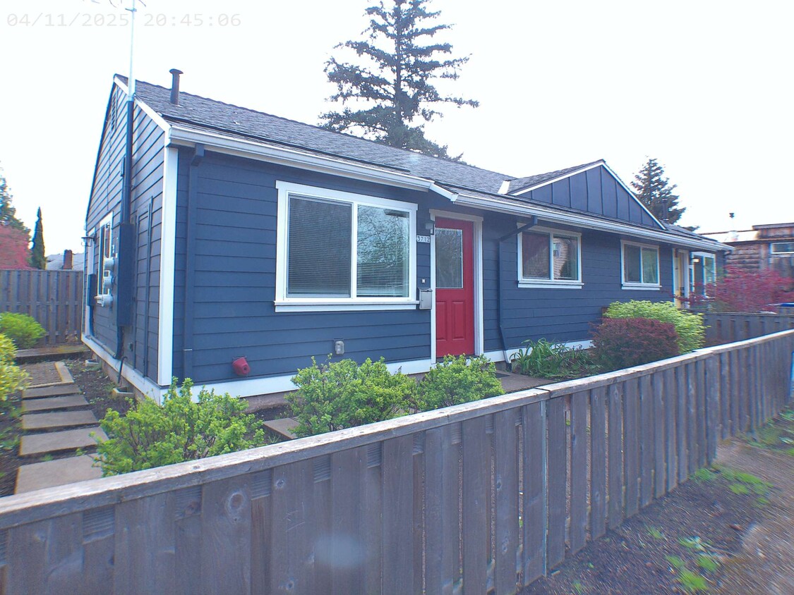 Photo - 3712 SE 56th Ave (Portland, OR)