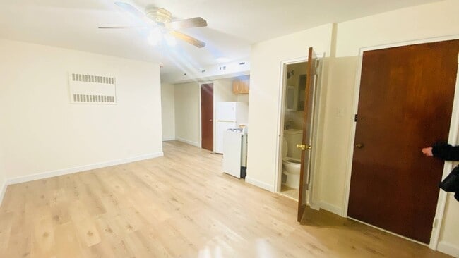 Photo - 9947 3rd Ave