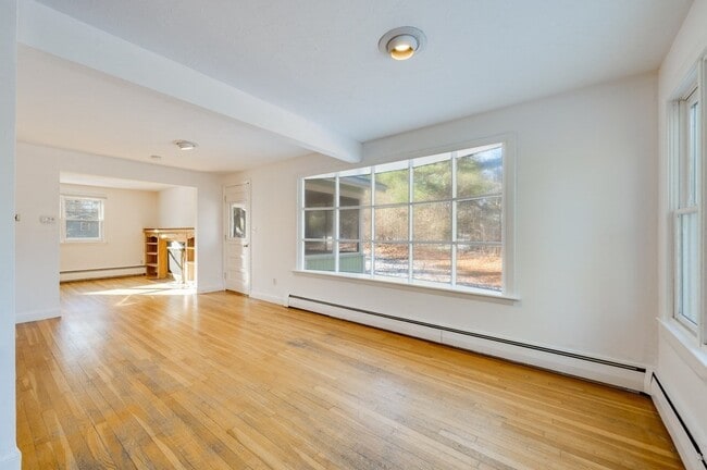 Photo - 250 Hudson Rd