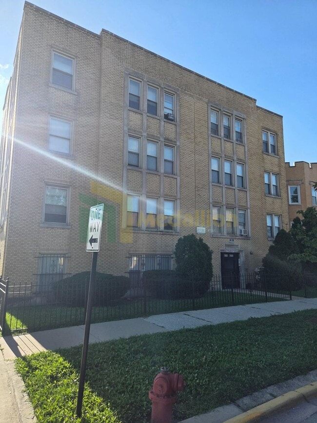 Building Photo - Bright & Spacious 2-Bedroom with Modern Up... Unit 8058-G Rental