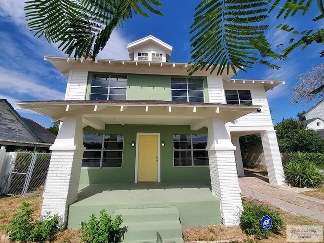 Building Photo - 510 W Buchanan St