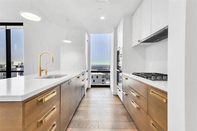 Photo - 70 Rainey St Unit 1607