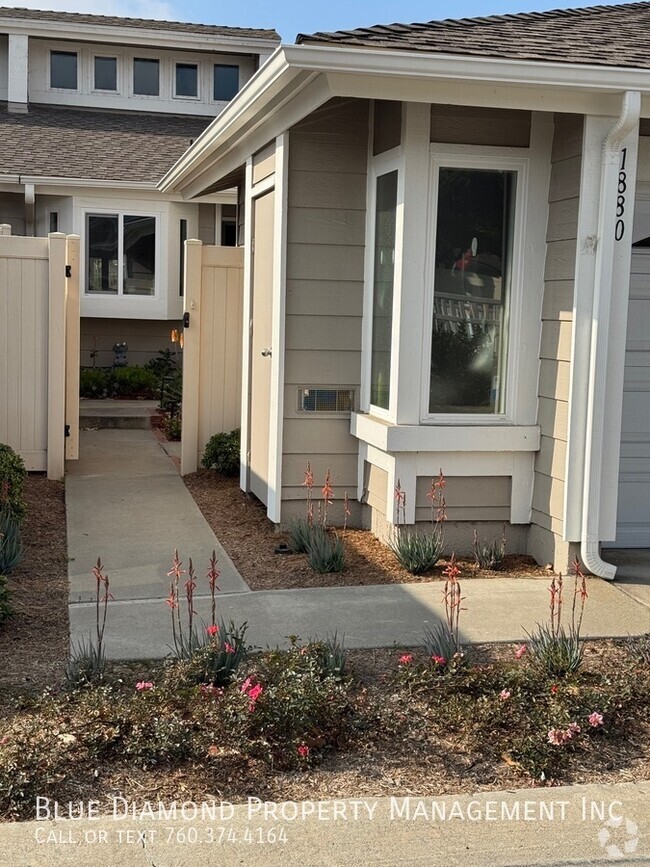 Building Photo - Shadowridge Home on Golf Course