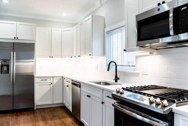 Photo - 11 Falkland St Unit 2
