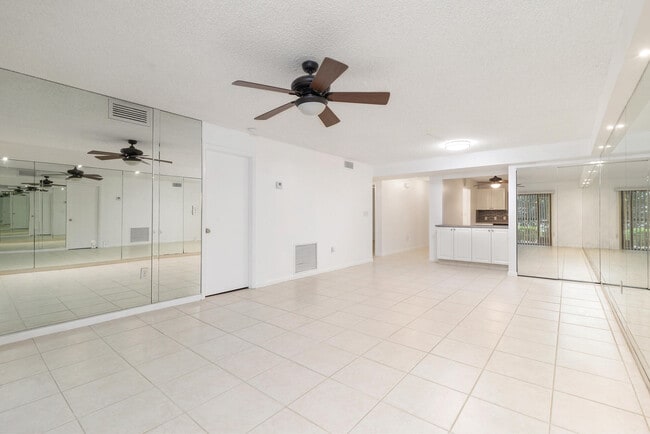 Photo - 3525 S Ocean Blvd Unidad 111