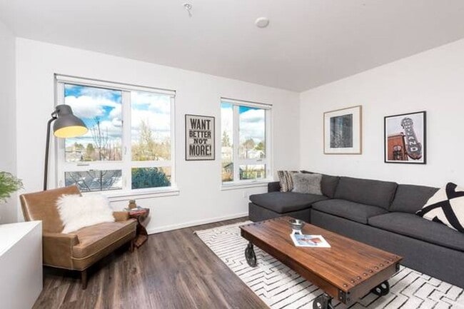 Photo - Hawthorne @ Ladd's - 1 & 2 Bedroom Apartment Homes