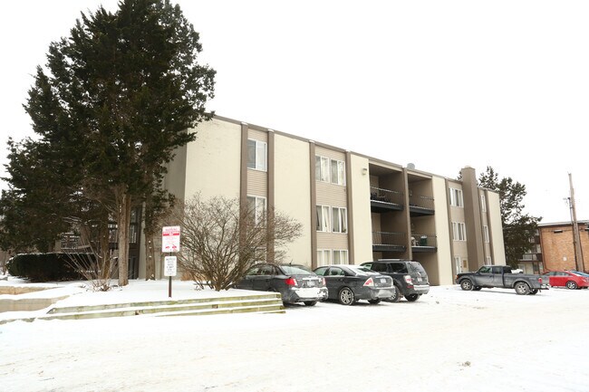 Eden Roc Apartments