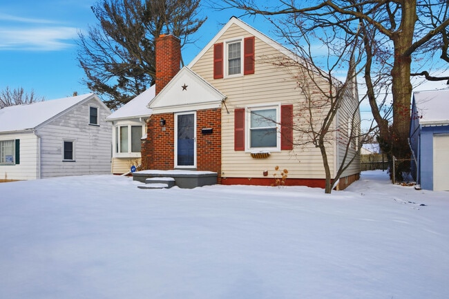 Photo - 406 Tarrington Rd