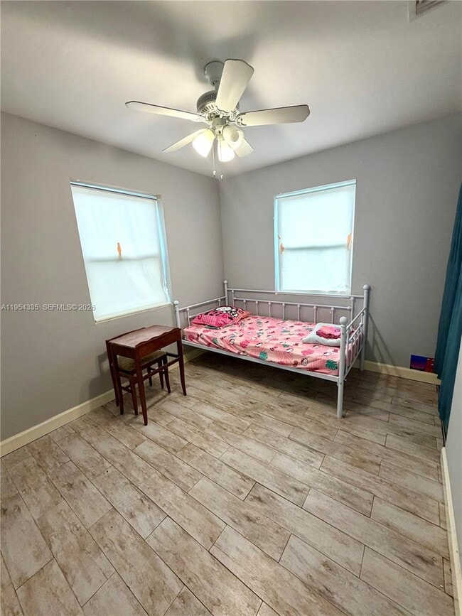 Photo - 952 Churchill Rd