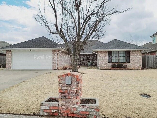 Building Photo - 1336 SW 109th Pl