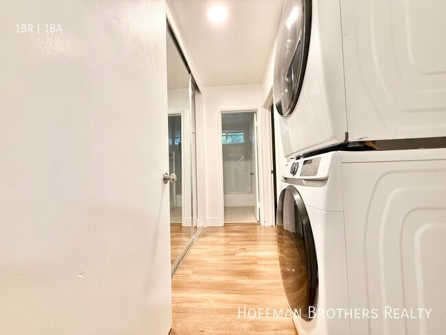 Photo - 1820 N La Brea Ave Unidad 4