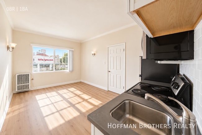 654 S Dunsmuir Ave Unit 203
