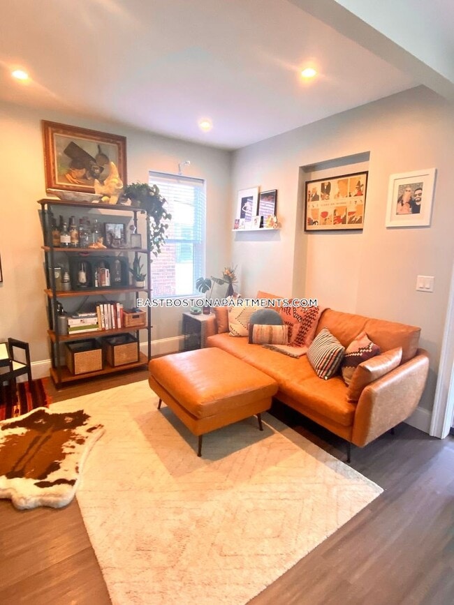 Photo - 147 Cottage St Unit 3