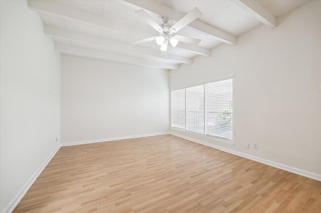 Photo - 216 Marshall St