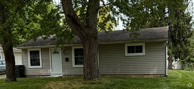 Building Photo - 853 Oak St Rental