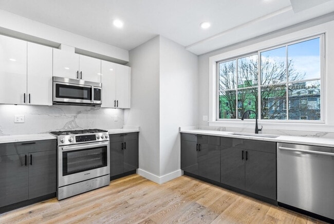 Building Photo - 301 Somerville Ave Unit G Rental