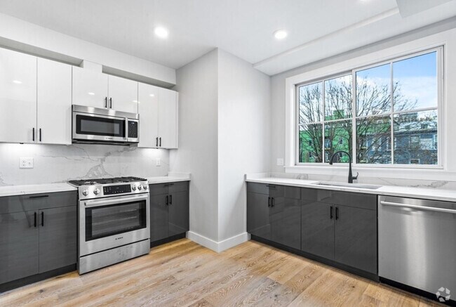 Building Photo - 301 Somerville Ave Unit G Rental