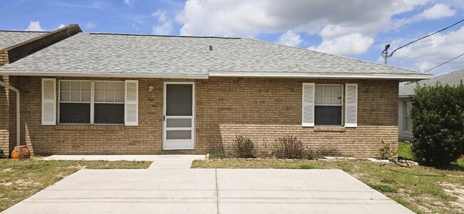 Building Photo - 1431 Thousand Roses Dr S