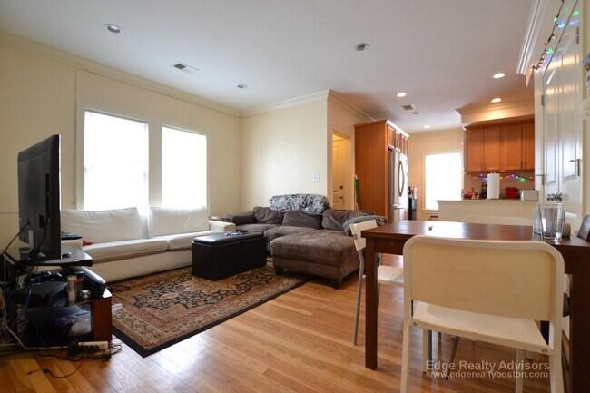 Photo - 21 Lothrop St Unit 2