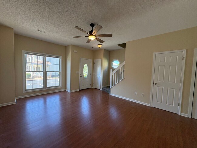 1242 Settlers Ln