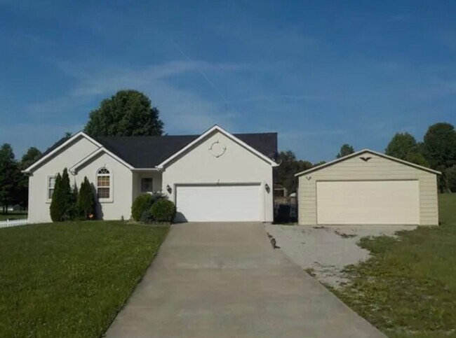 Spacious 5 Bedroom - Spacious 5 Bedroom House