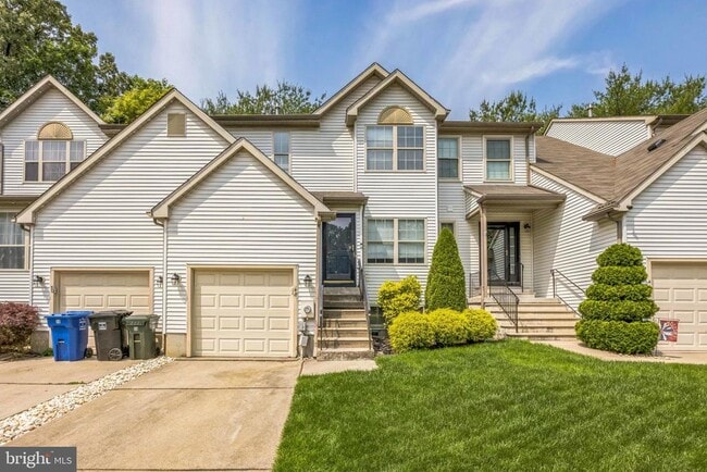 Photo - 48 Woodstream Ct Townhome