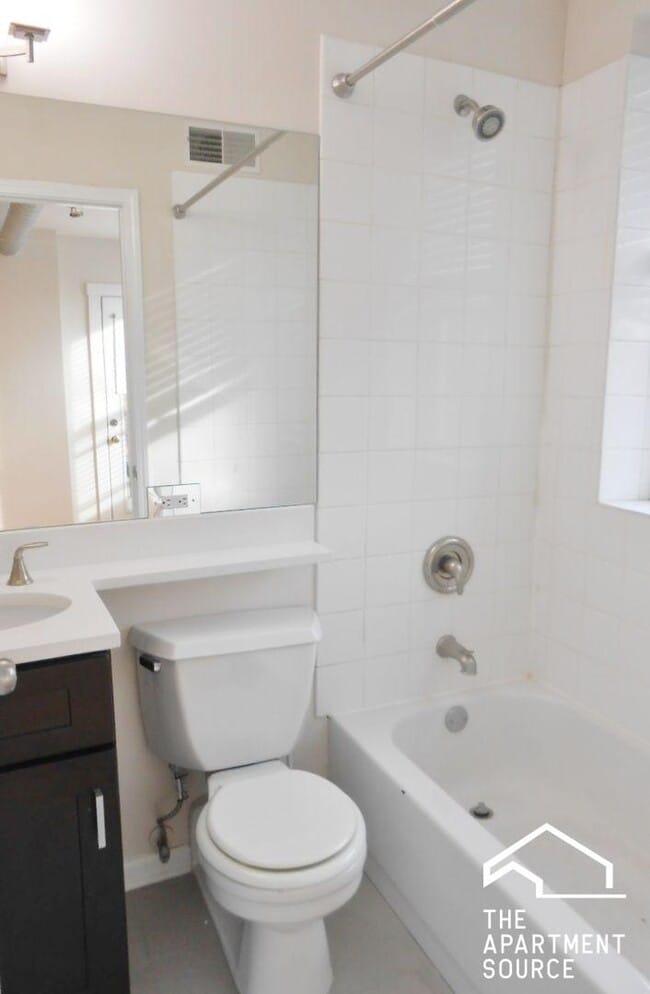 Photo - 2519 W Leland Ave Unit B2