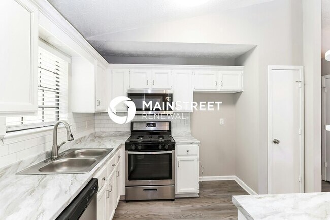 Photo - 3 Bedroom Pet-Friendly Home in Snellville, GA with Main Street Renewal
