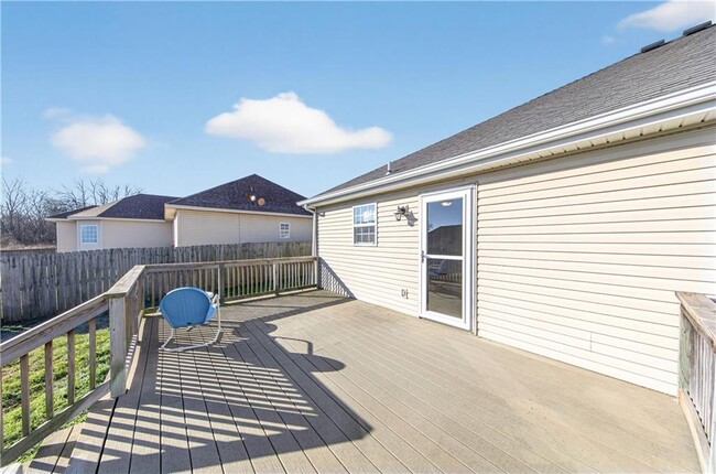 Photo - 656 Woodland St